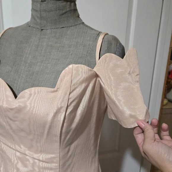 Vintage 1980s Karen Lucas NIKI Pink Off Shoulder Scalloped Formal Dress, SIZE 12 - Picture 6 of 16